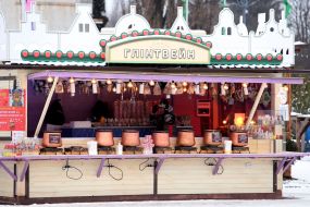 Mulled wine at the street food court