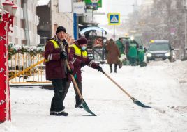 Snow removal in Kharkiv