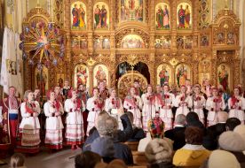 Christmas carols and chants performed by the academic Volyn folk choir
