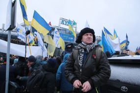 Supporters of Poroshenko near the airport "Kyiv"