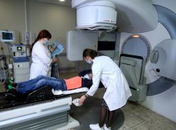 Лінійний прискорювач в  НДСЛ "Охматдит"