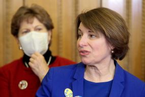 Эми Клобучар