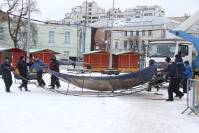 Dismantling of the structure near of the main Christmas tree on Sophia Square in Kyiv