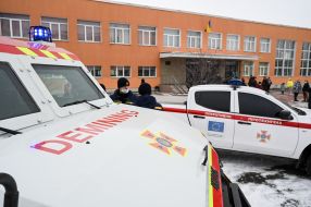 Pyrotechnic cars near one of the schools in Kiev