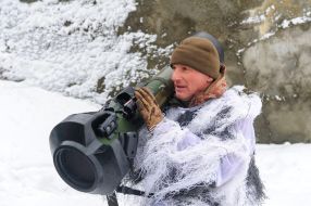 A serviceman with an NLAW anti-tank missile system