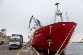 Ледокол «Ноосфера» отправился из Одессы на антарктическую станцию «Академик Вернадский»
