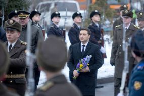 Volodymyr Zelenskyi took part in the ceremony of honoring the Heroes of Kruty