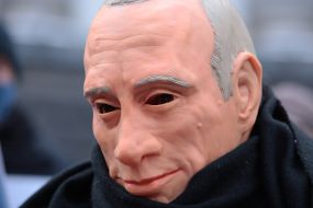 An activist in the image of Vladimir Putin