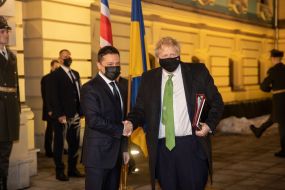 Vladimir Zelensky and Boris Johnson