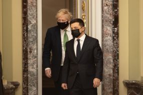 Vladimir Zelensky and Boris Johnson