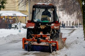 Snow removal equipment