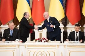 Vladimir Zelensky, Recep Tayyip Erdogan, Oleksiy Reznikov, Mustafa Varank