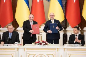 Vladimir Zelensky, Recep Tayyip Erdogan, Oleksiy Reznikov, Mustafa Varank