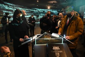 Dmytro Kuleba and Annalena Berbok visited the National Museum of the Holodomor Genocide