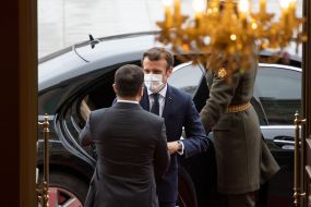 Vladimir Zelensky and Emmanuel Macron