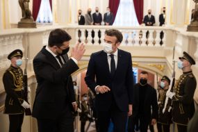 Vladimir Zelensky and Emmanuel Macron