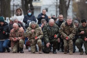 Soldiers during a minute of silence