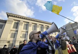 Акция "Империя должна умереть" у посольства РФ