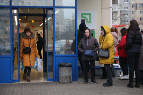 People near the supermarket in Kiev