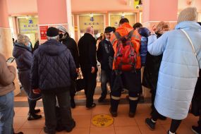 Residents of Zaporozhye at the station