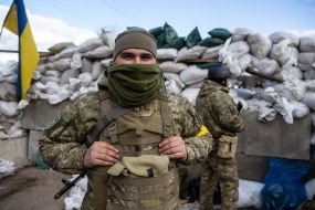 Военнослужащие на баррикадах в Житомире