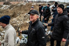 Representatives of the Terror Defense train to throw Molotov cocktails in Zhytomyr