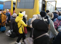 Беженцы на улице во Львове