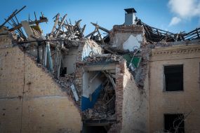 Последствия обстрела общежития возле Житомира