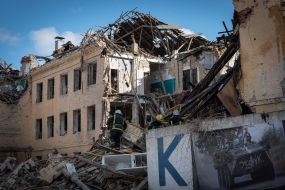 Последствия обстрела общежития возле Житомира