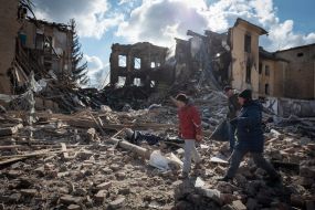 Последствия обстрела общежития возле Житомира