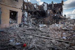 Последствия обстрела общежития возле Житомира