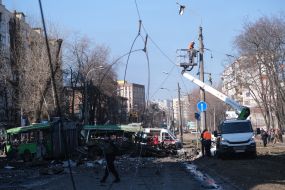 Consequences of falling rocket fragments in Kyiv