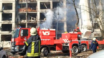 In Kyiv, an artillery shell hit a high-rise building in Svyatoshin district