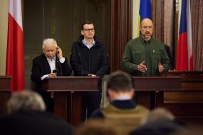 Ярослав Качинский, Матеуш Моравицкий и Денис Шмыгаль