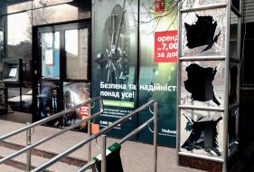 Consequences of the shelling of the Vynohradar microdistrict