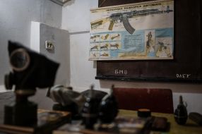 Information poster about the disassembly of the machine