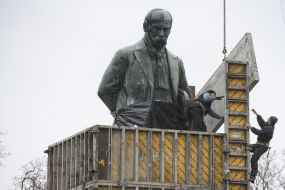 Monument to Taras Shevchenko in a special protective structure