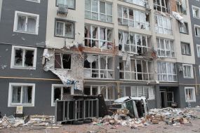 A residential building was damaged as a result of shelling and explosions in Bucha