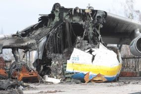 Destroyed by the Russian occupiers the world's largest aircraft AN-225 Dream in the hangar at the airport in Gostomel