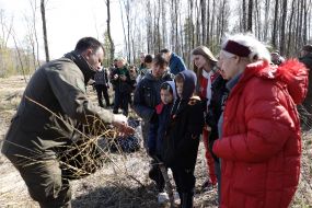 Settlers from different regions of Ukraine plant seedlings