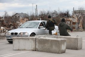 Автомобіль на блокпосту