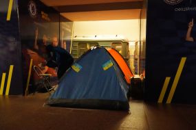 The tent stands on the platform of the metro station "Constitution Square" in Kharkov