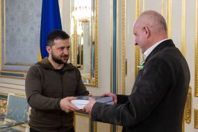 Volodymyr Zelensky and Matti Maasikas