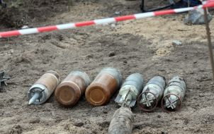 Вилучені з поля різні снаряди та вибухонебезпечні предмети