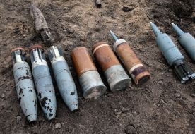 Різні снаряди та вибухонебезпечні предмети