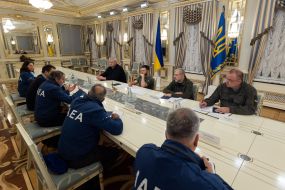 Raphael Mariano and  Grossi Volodymyr Zelenskyy