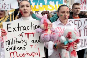 A rally demanding the rescue of Ukrainian military and civilians in Mariupol