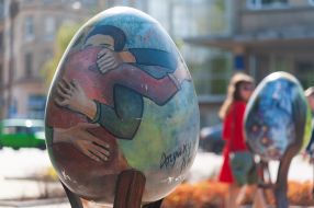 Exhibition of giant Easter eggs that survived the shelling of Kyiv