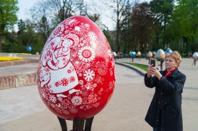 Exhibition of giant Easter eggs that survived the shelling of Kyiv