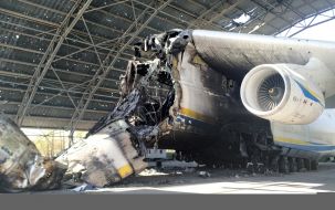 Destroyed by the Russian occupiers the world's largest aircraft AN-225 Dream in the hangar at the airport in Gostomel